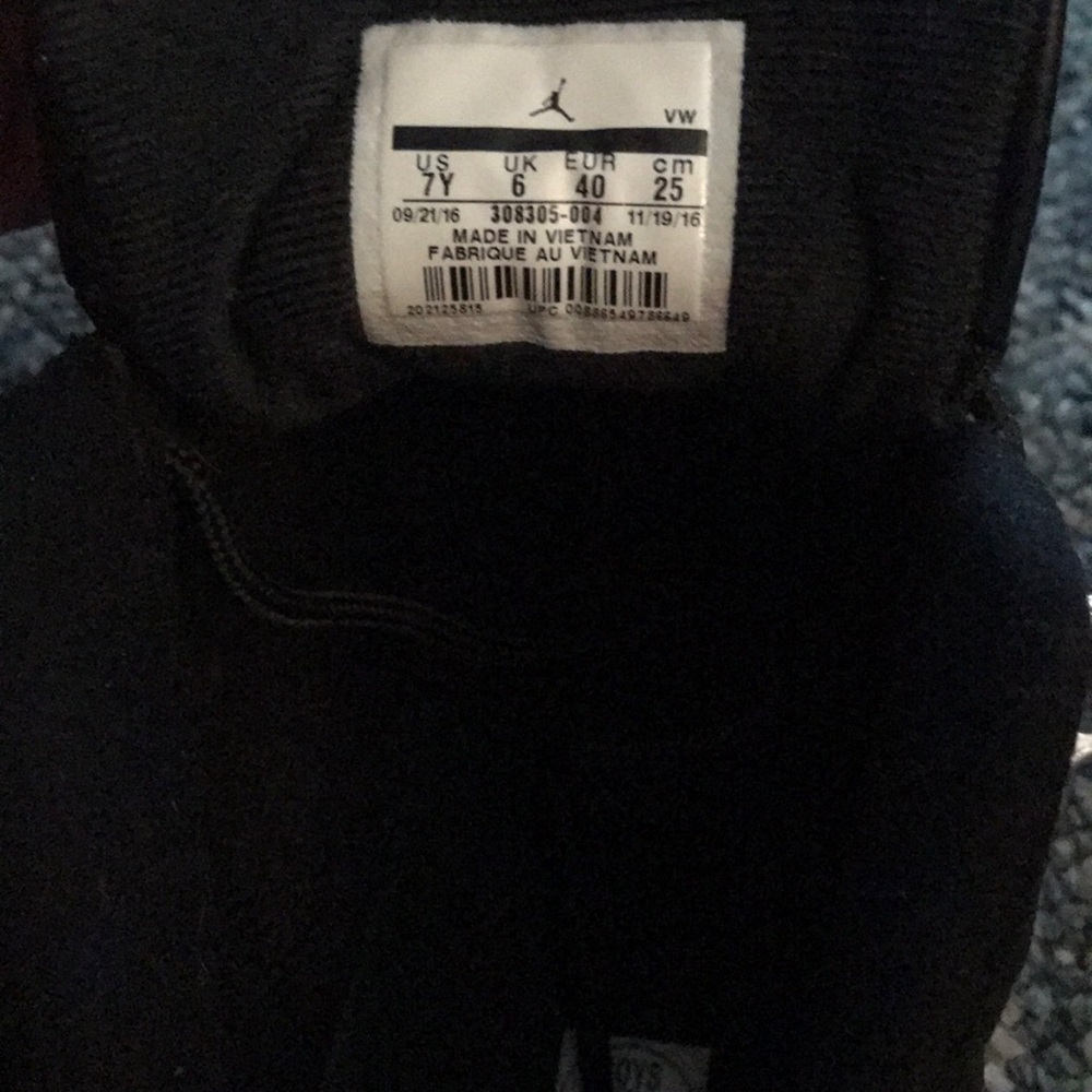 Jordan Size 7Y - Picture 4 of 7